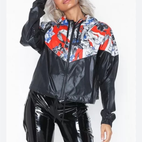 Nike - Floral Print Windrunner Jacket - Picture 2 of 6